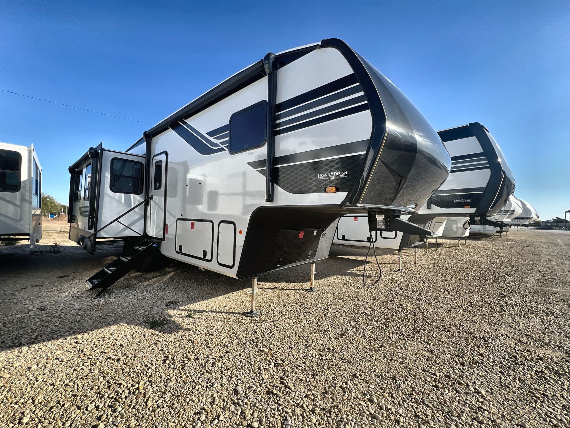 2026 Grand Design Reflection 303RLS