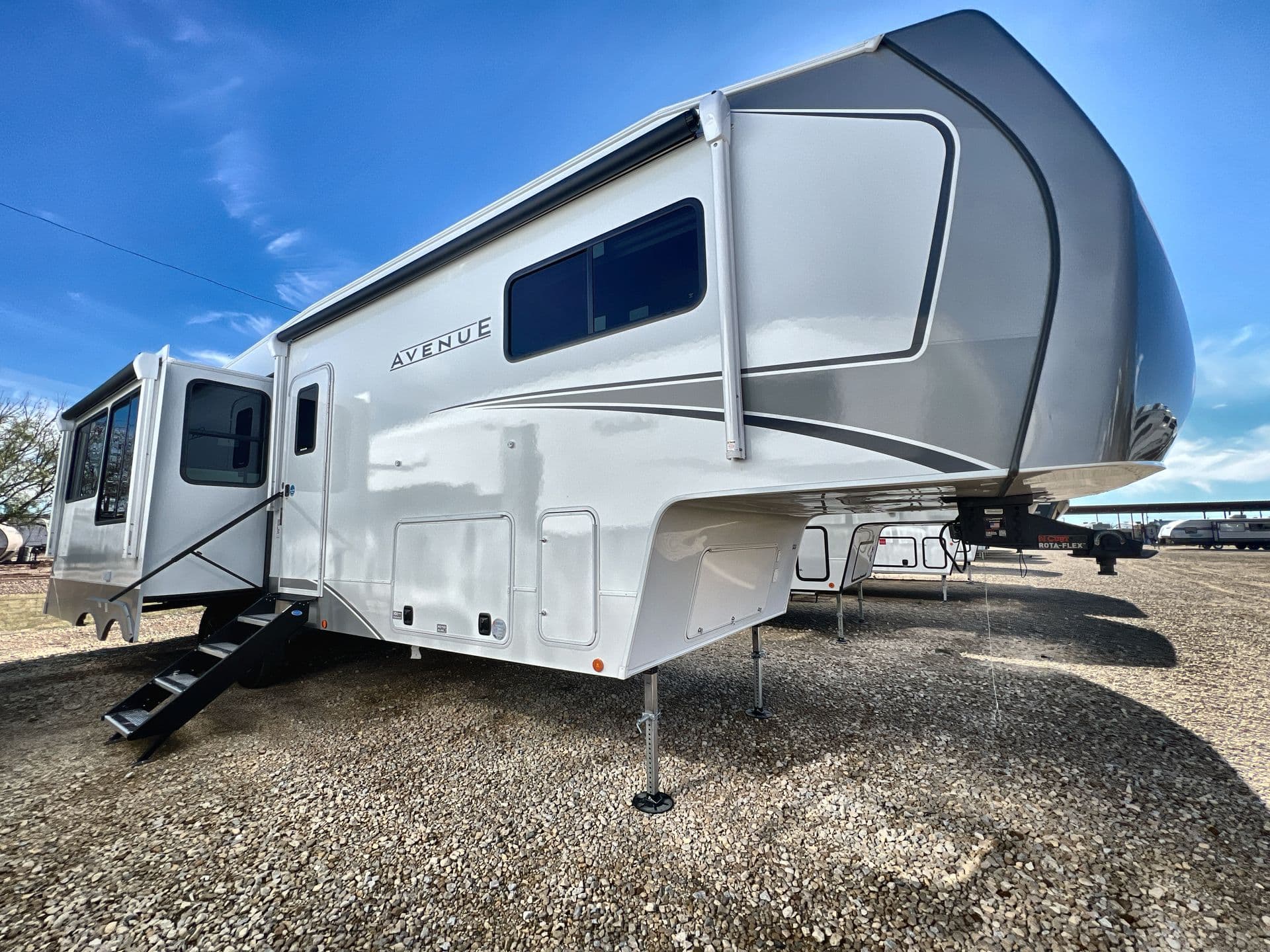 2026 Alliance RV Avenue 32RLS